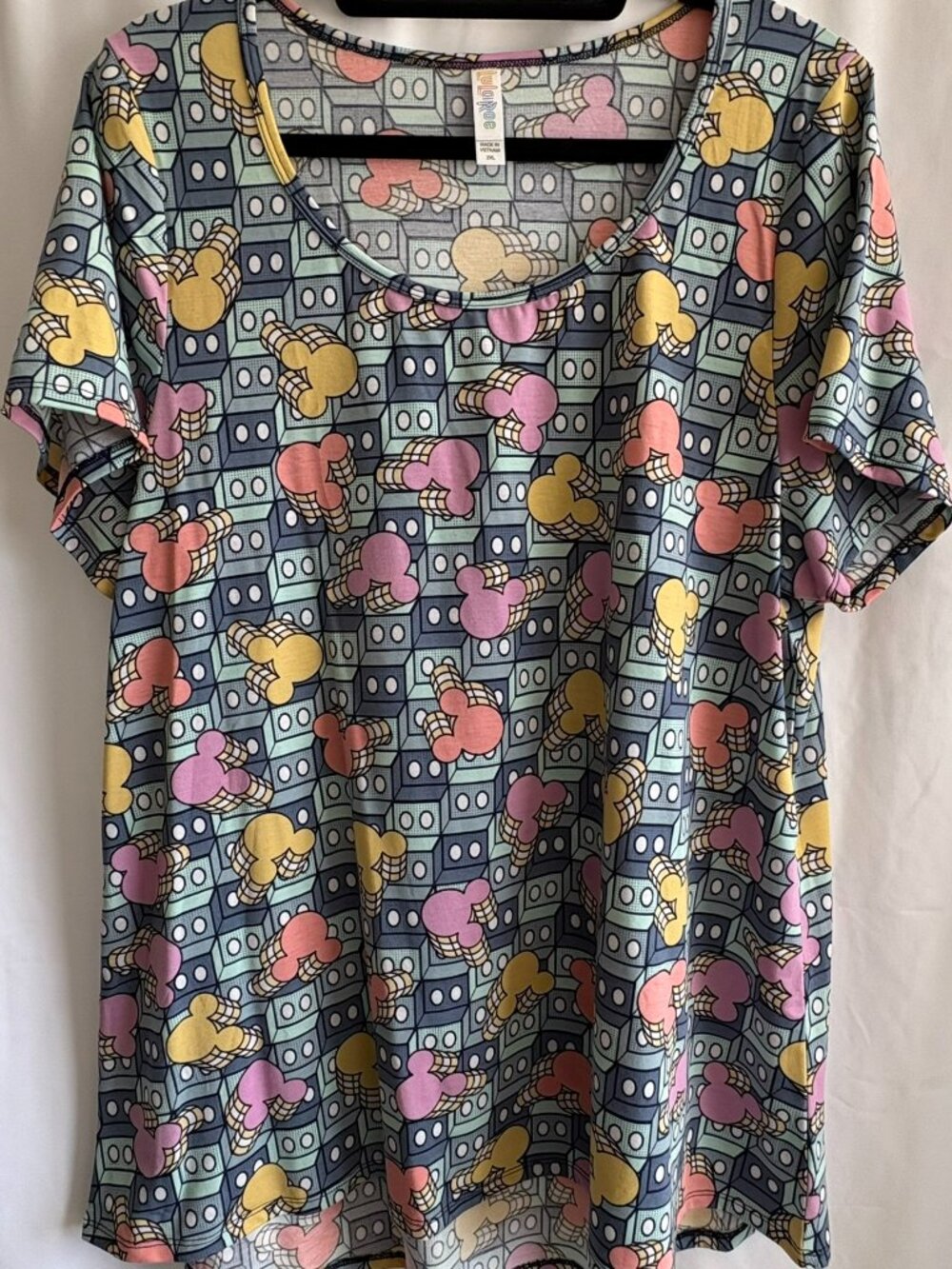 LuLaRoe Classic T 2XL Pastel Mickey Heads Geometric Disney Tee